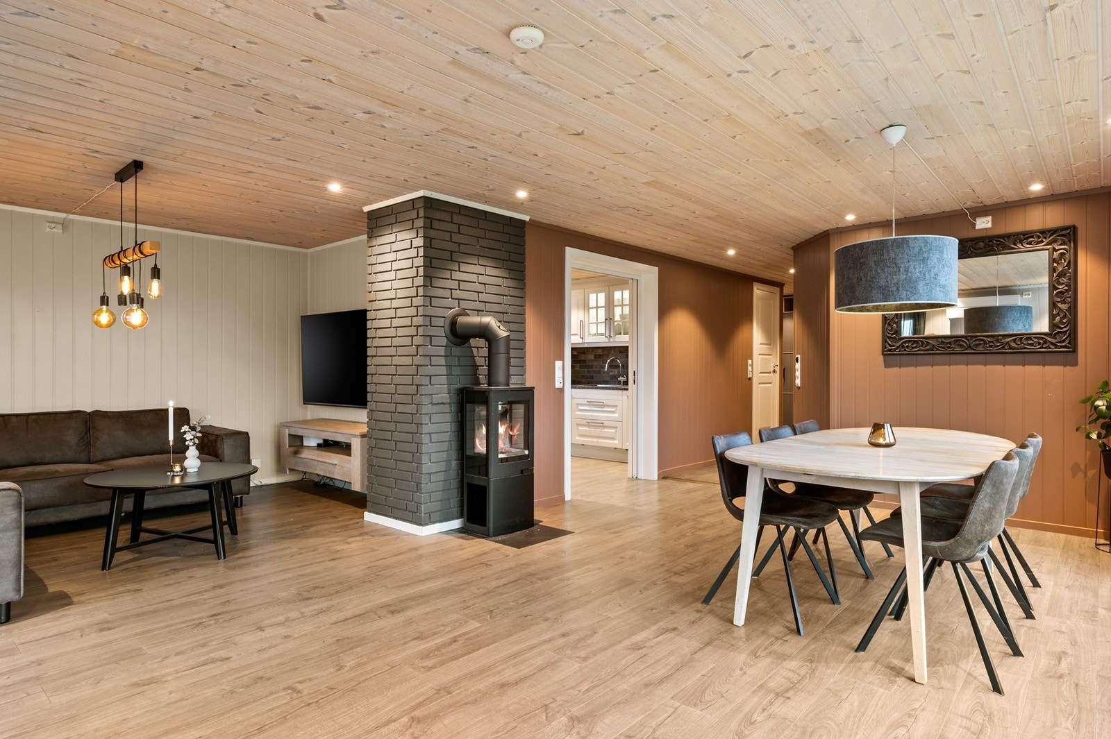 Stue/spisestue Galleribilde