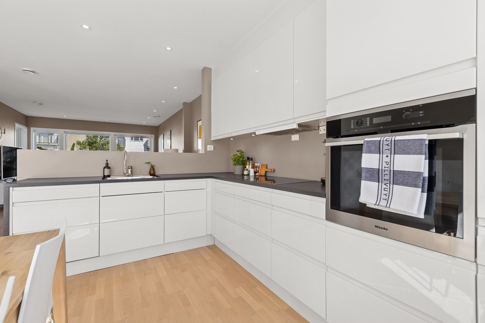 2. etg: Kjøkken Galleribilde