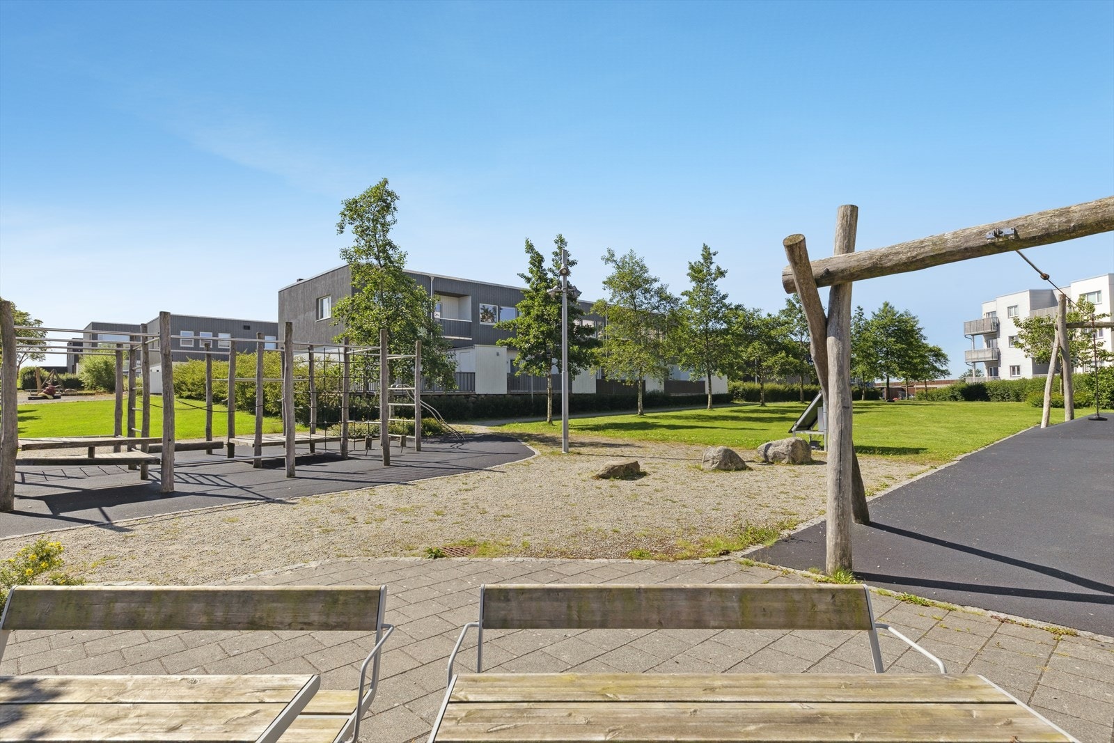 Friarealer like bak boligen Galleribilde