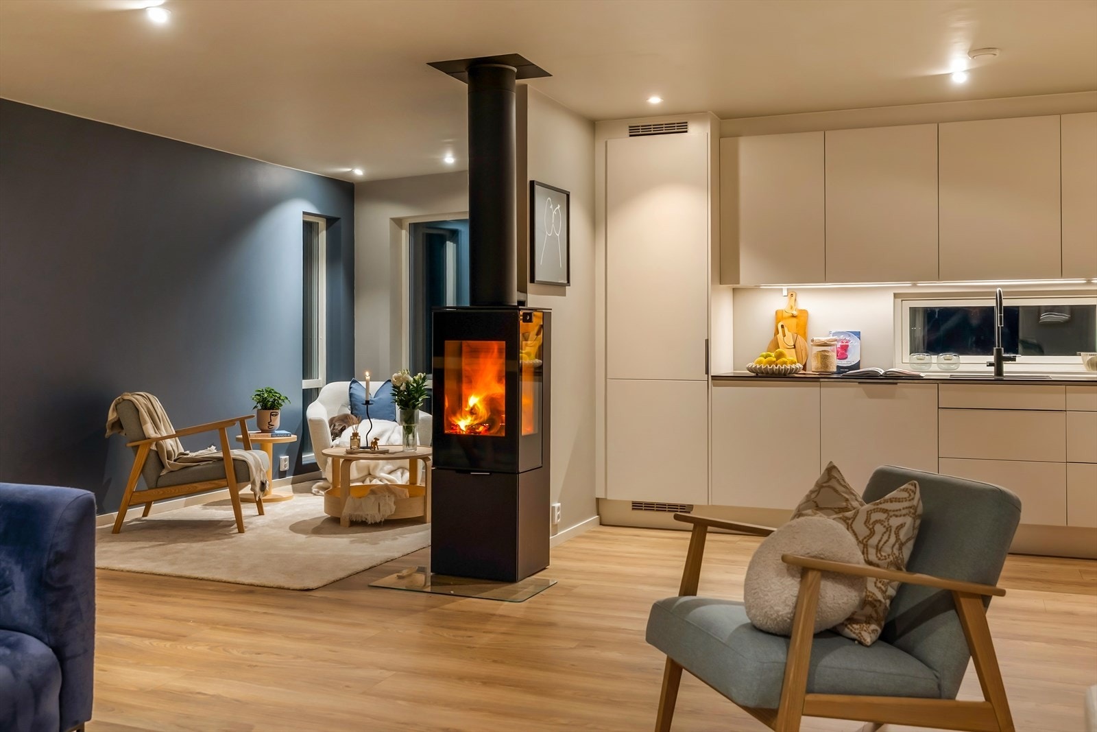 - Herlig peis som skaper hygge og gir god varme på kalde vinterdager - Galleribilde