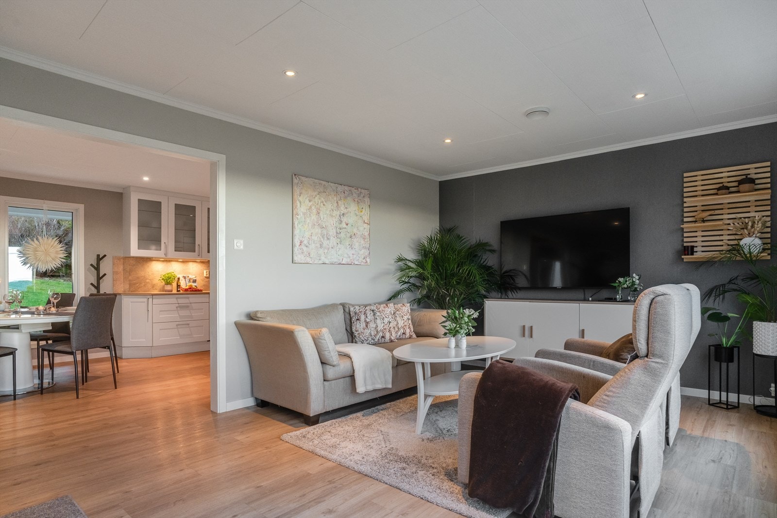 Delvis åpent mot kjøkken Galleribilde