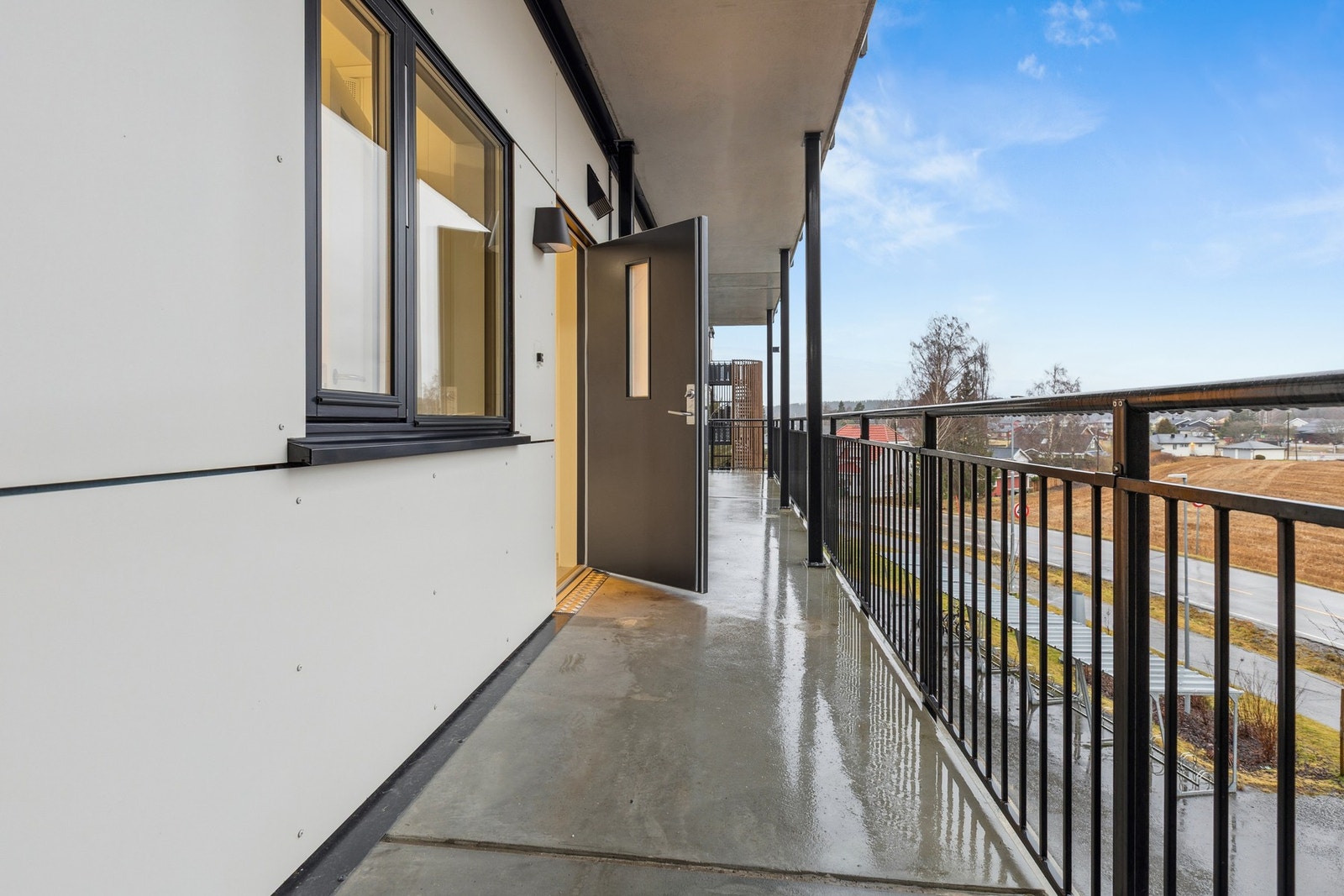 Du ønskes velkommen inn i et lyst og innbydende inngangsparti. Galleribilde