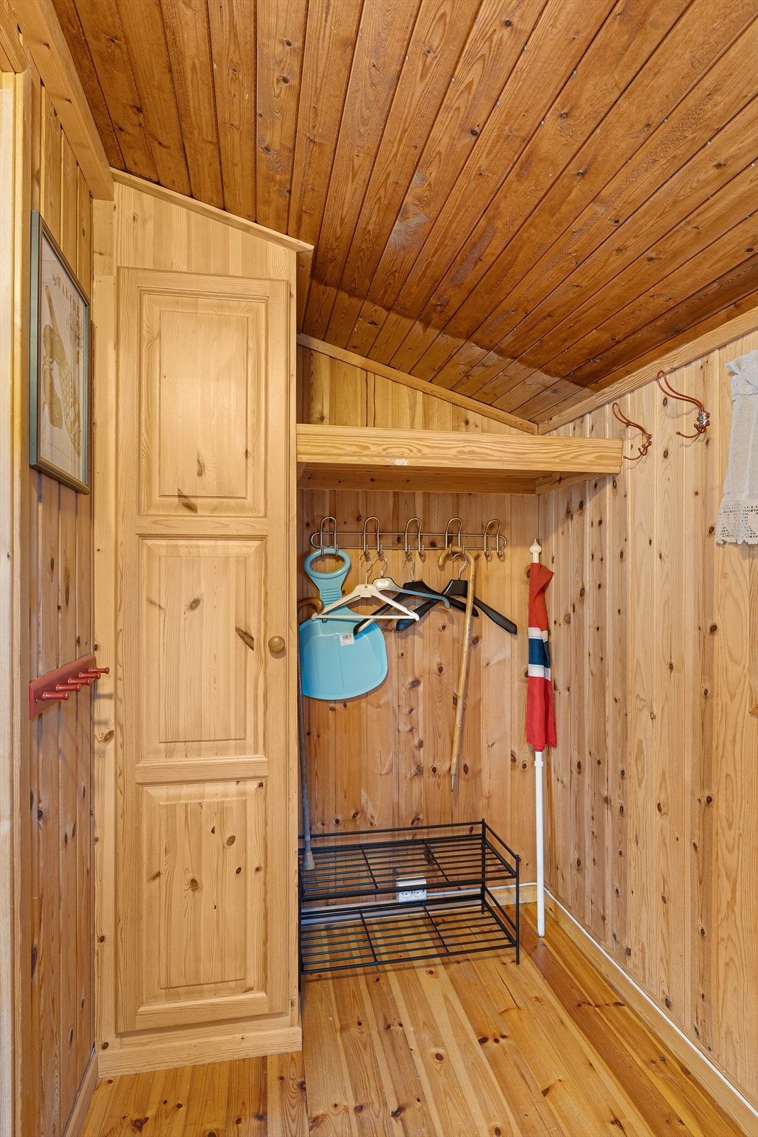 God plass til å henge fra seg yttertøy Galleribilde