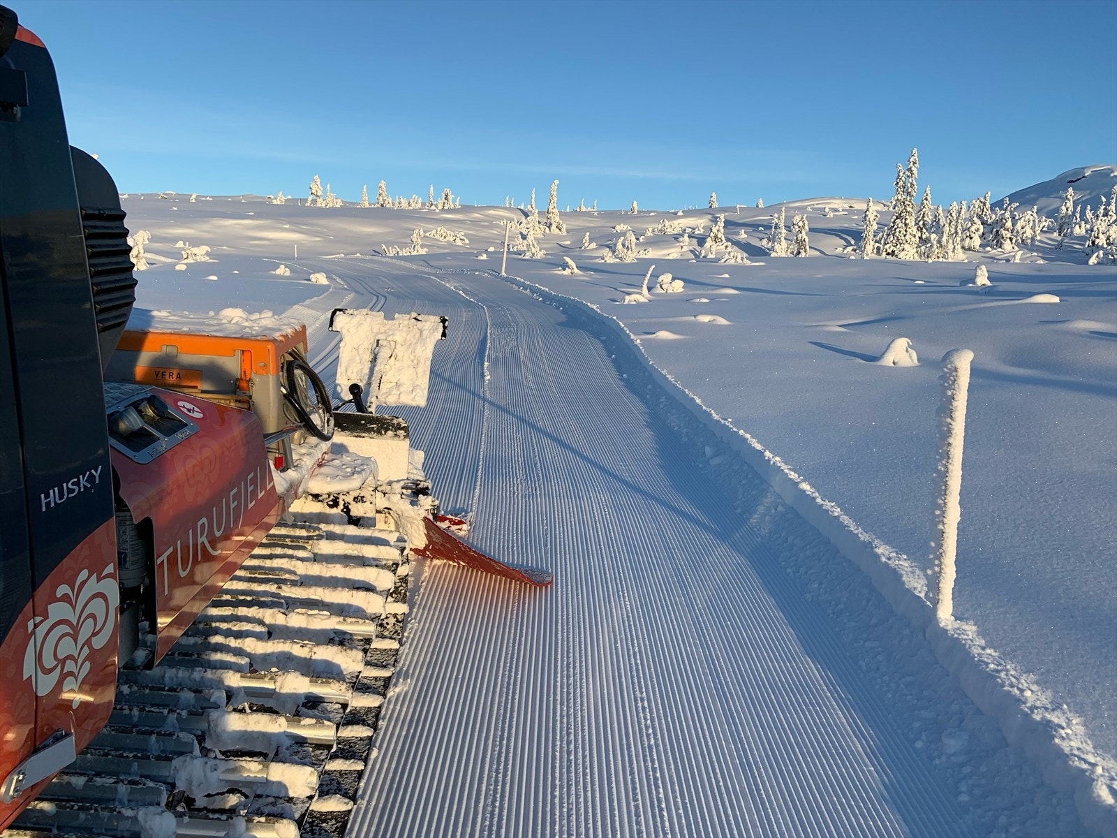 Eventyrløypa er en spektakulær langrennsopplevelse i Hallingdal - en 115 km lang tur som strekker seg fra Hemsedal til Flå, gjennom Golsfjellet og Nesbyen. Den er kjent som en av Norges vakreste og mest eventyrlige skiturer Galleribilde