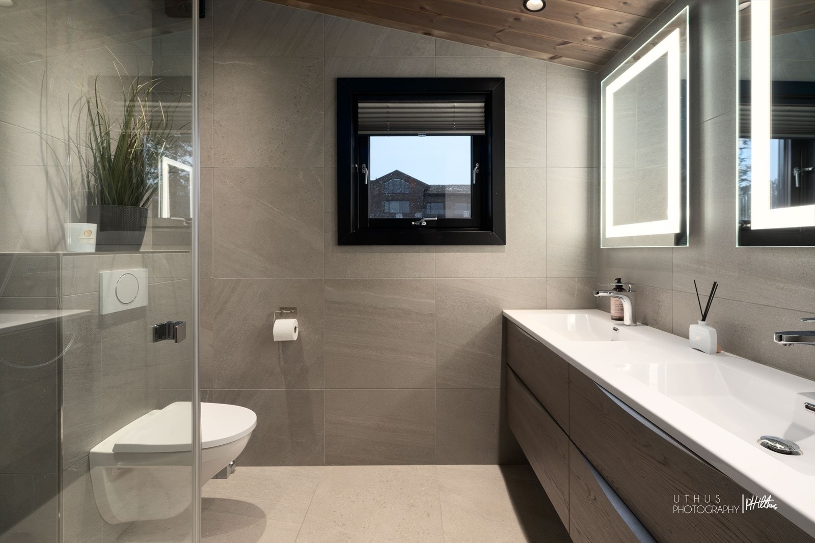 Bad oppe Galleribilde