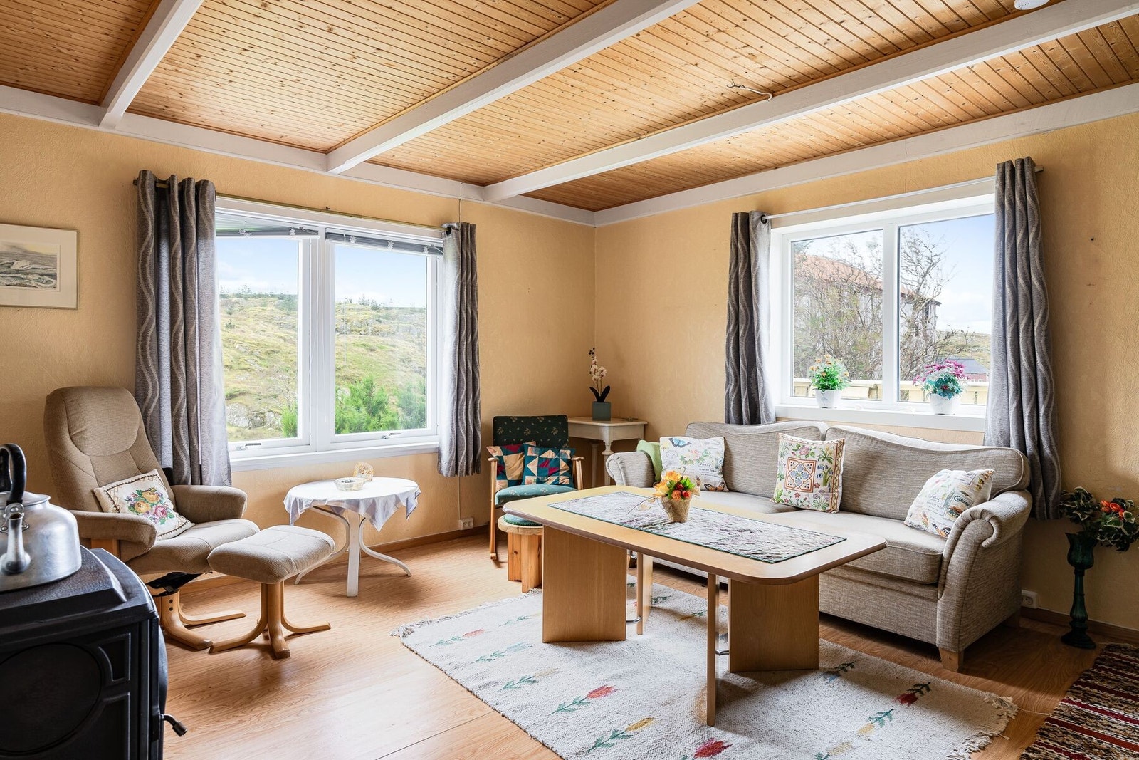 Vindusflatene gir rikelig med naturlig lysinnslipp. Galleribilde