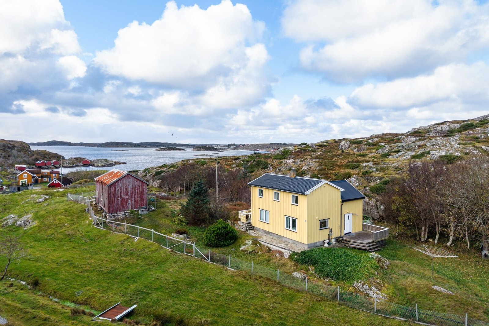EiendomsMegler1 v/ Marthe Frantzen har gleden av å presentere Nerklubbveien 25! Galleribilde