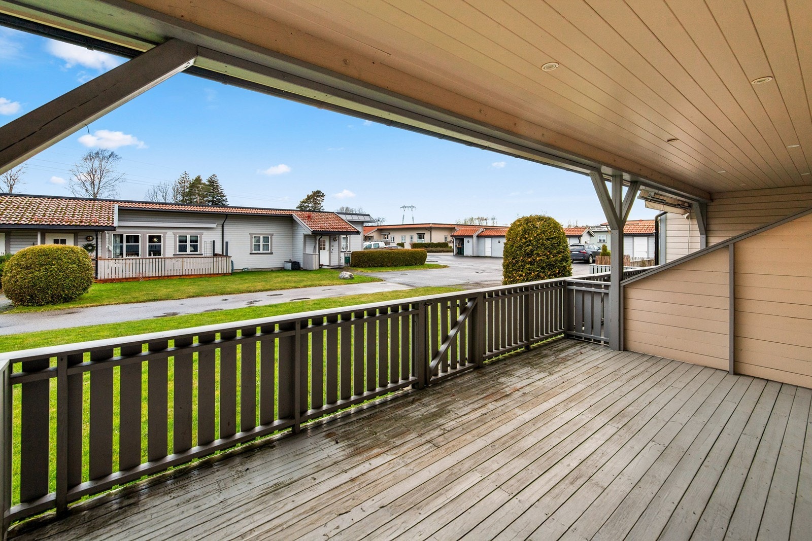 Terrasse utenfor stuen. Galleribilde
