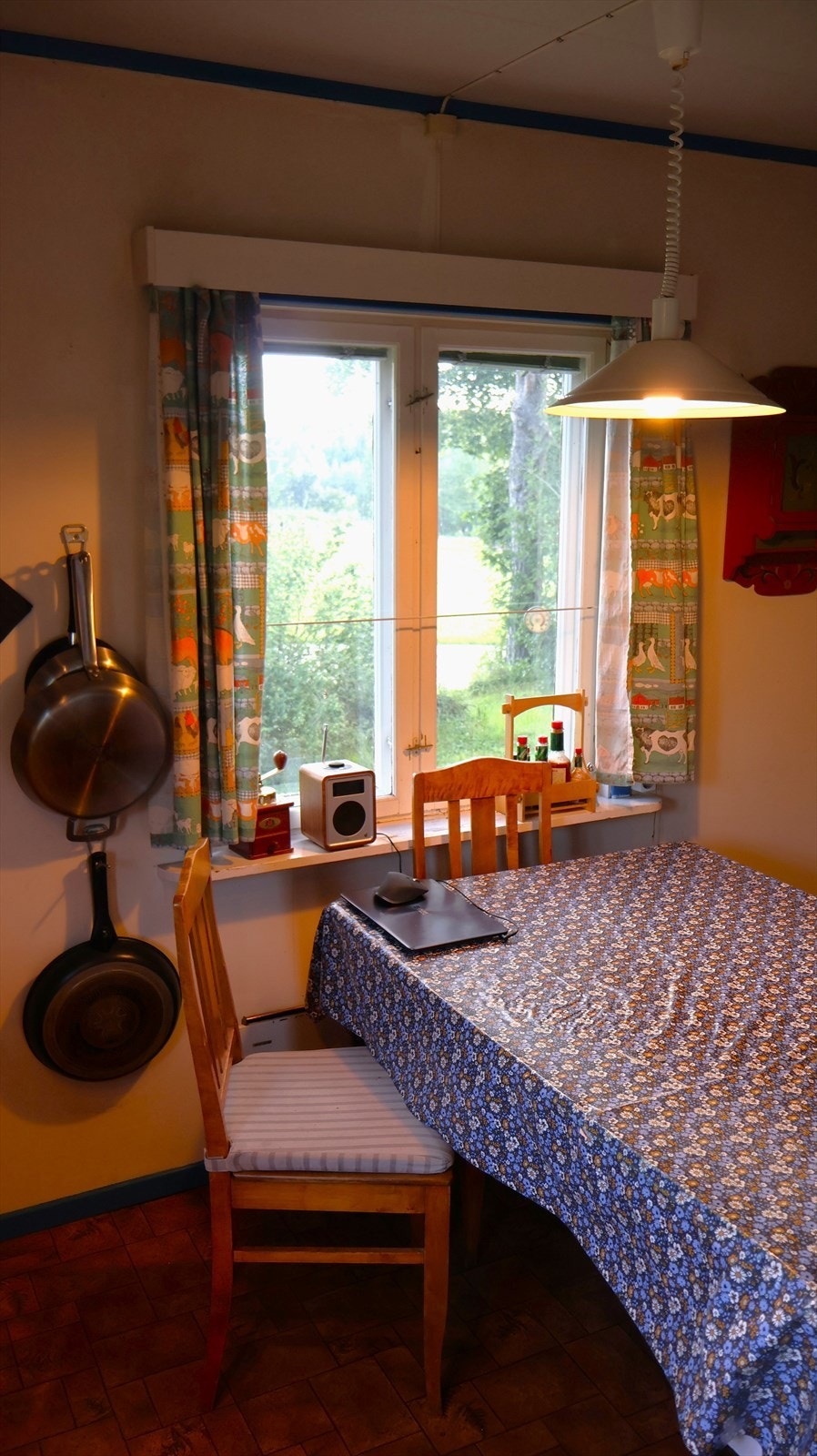 Plass til spisebord på kjøkkenet. Galleribilde