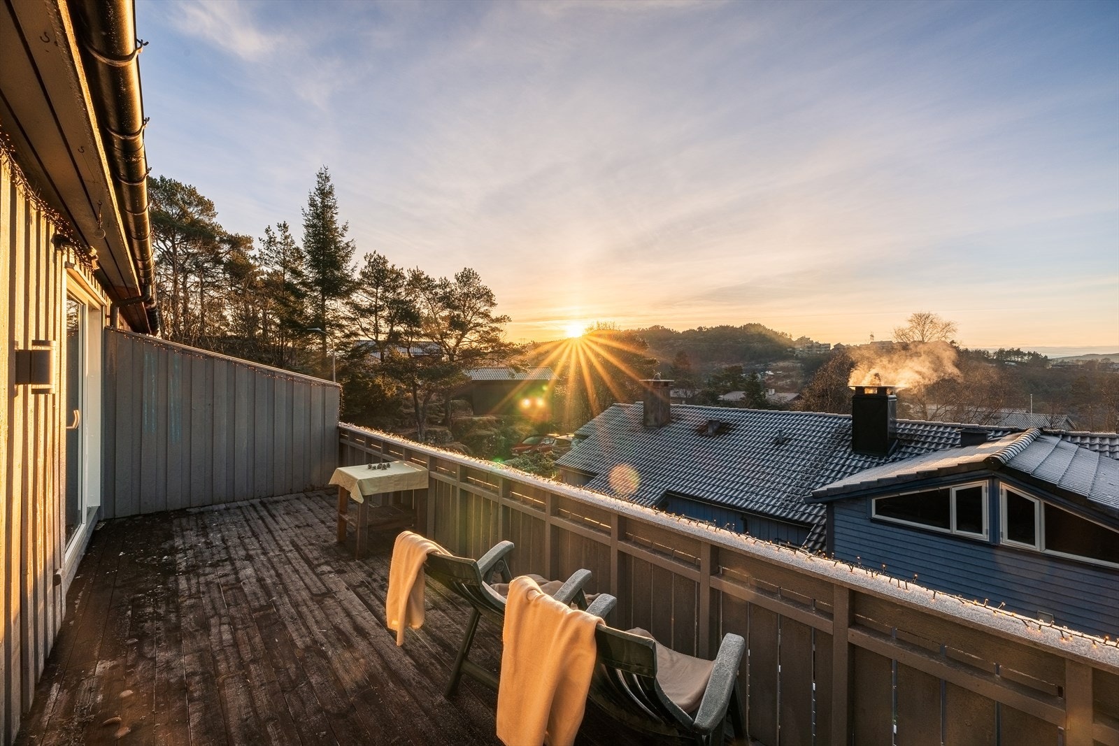 Dette er et rekkehus over fem halvplan Galleribilde