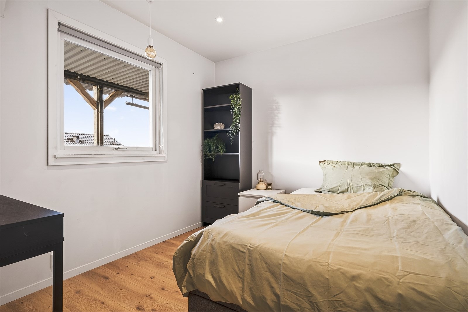 Soverommene i 1. etasje har arealer på 9,6m² og 7,4m² Galleribilde