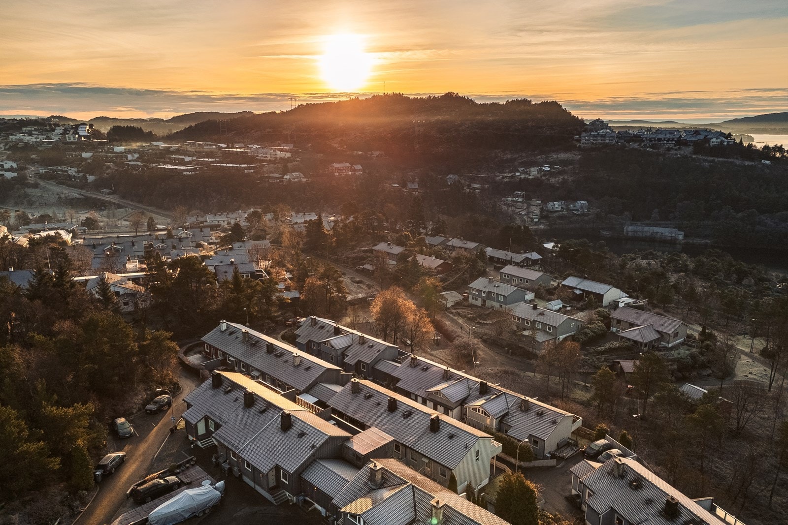Det er kort vei til Oasen Senter, som tilbyr et bredt utvalg av butikker, servicetilbud,
helsetjenester og andre daglige nødvendigheter Galleribilde