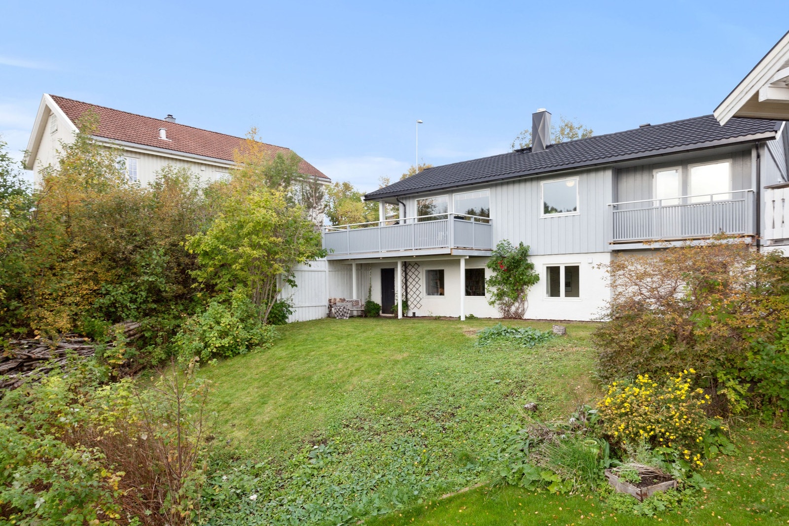 Stor enebolig med garasje og attraktiv, familievennlig beliggenhet på Mørkved. Galleribilde