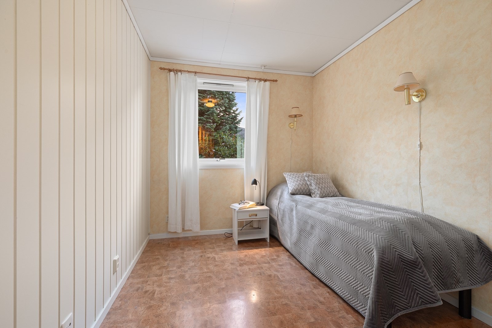 Soverom nr 3 er av lik størrelse som soverom nr 2 som ligg vegg i vegg. Galleribilde