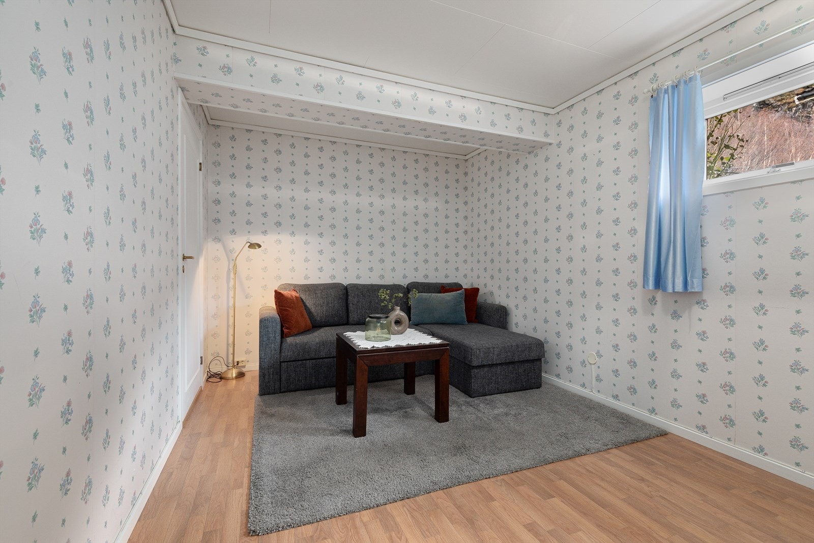 Soverom nr 5 (ikkje godkjent til varig opphald) er idag nytta som tv-stove og er av god størrelse. Galleribilde