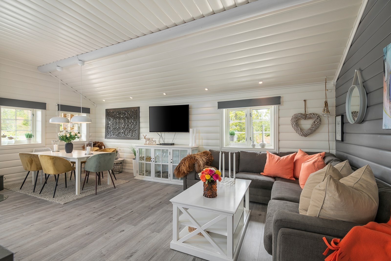 God plass til å møblere med både sofa og spisebord. Galleribilde