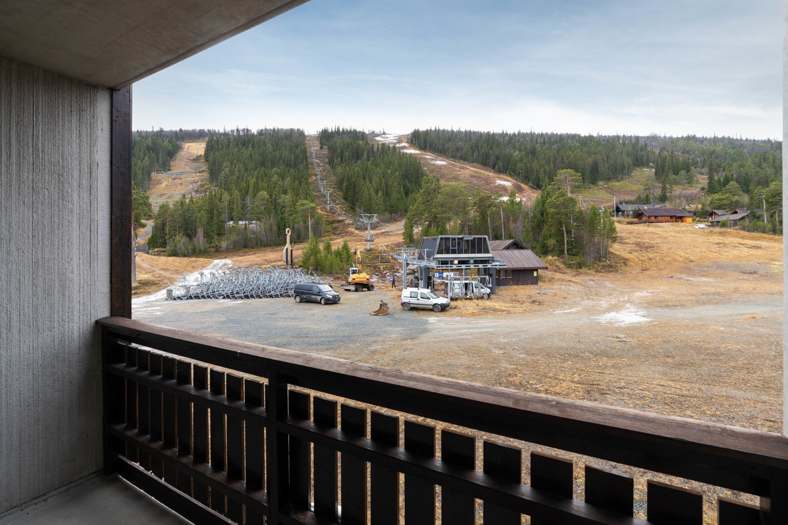 Turstier og skiløyper praktisk talt rett utenfor stuedøren Galleribilde