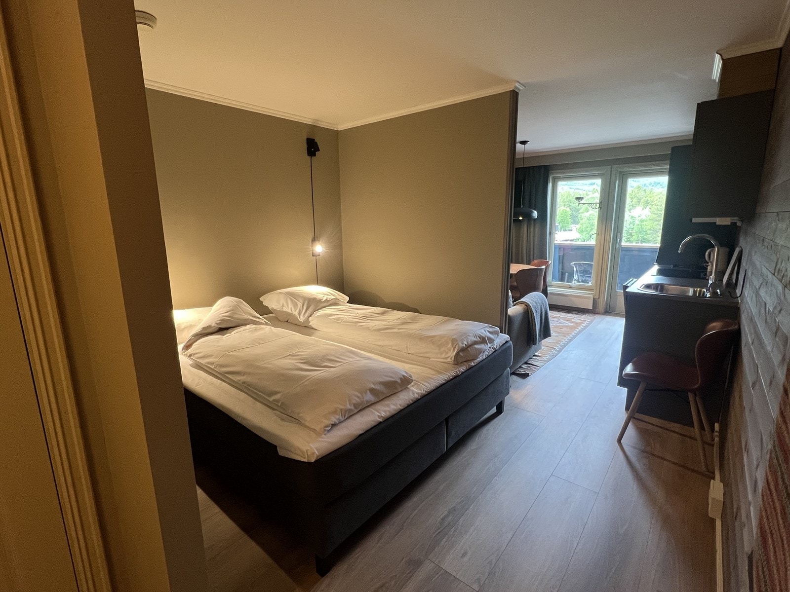 Sovealkove med dobbelt seng. Selger har hatt to køyesenger her før. Galleribilde