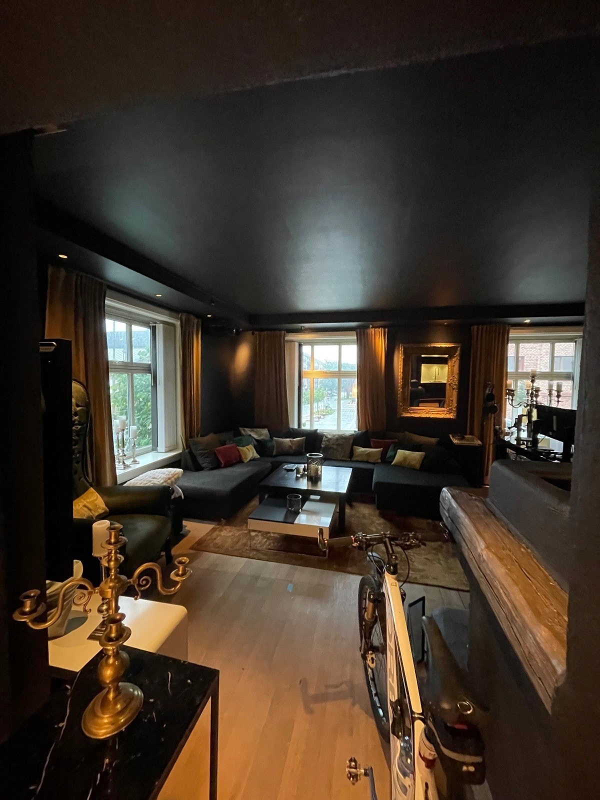 Stor og romslig stue Galleribilde