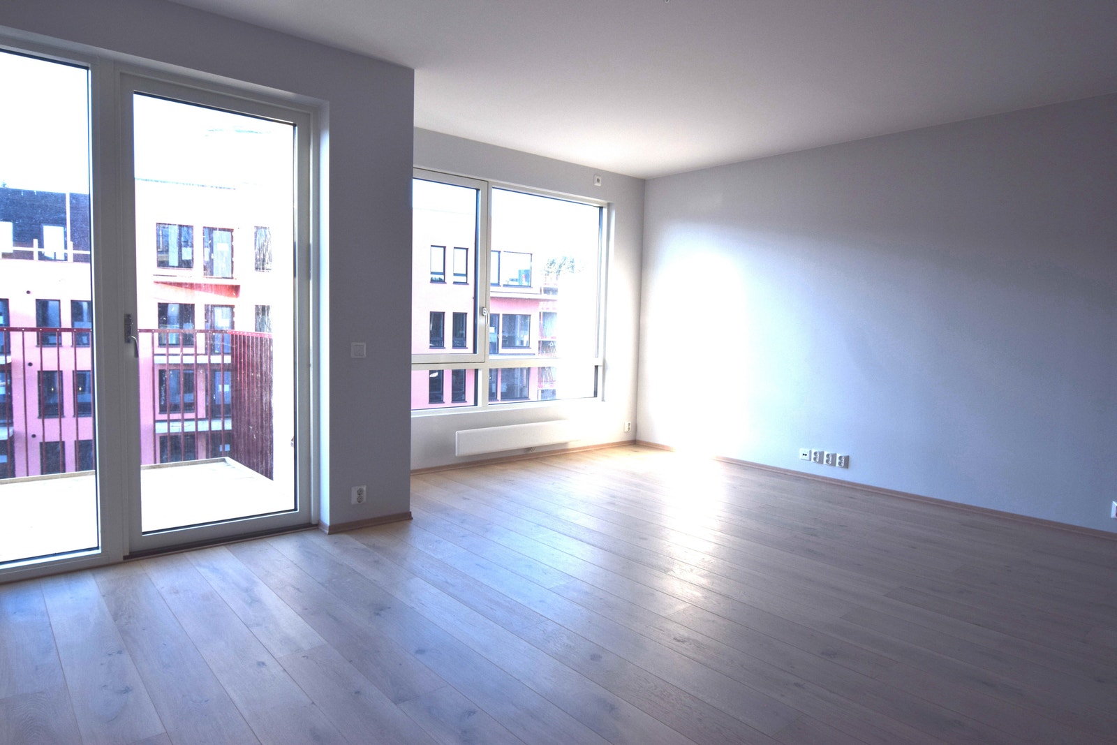 Stue med utgang til balkong. Galleribilde