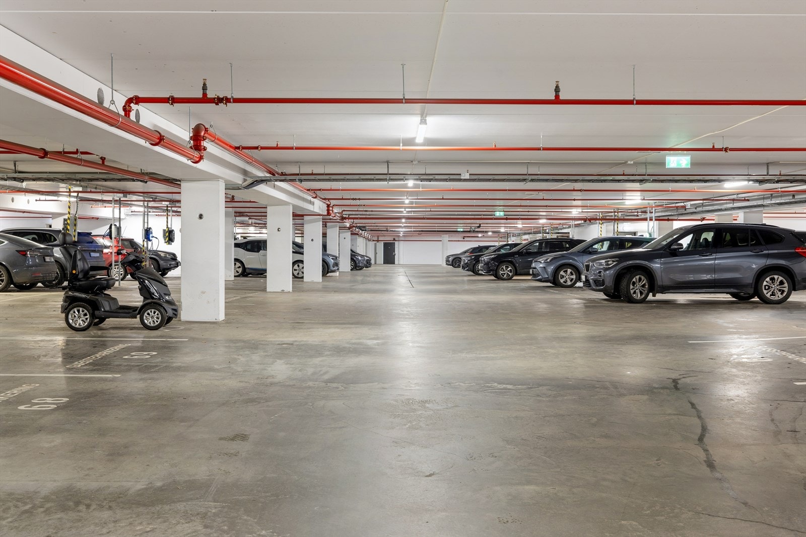 Leiligheten har parkering i felles garasjeanlegg. Galleribilde