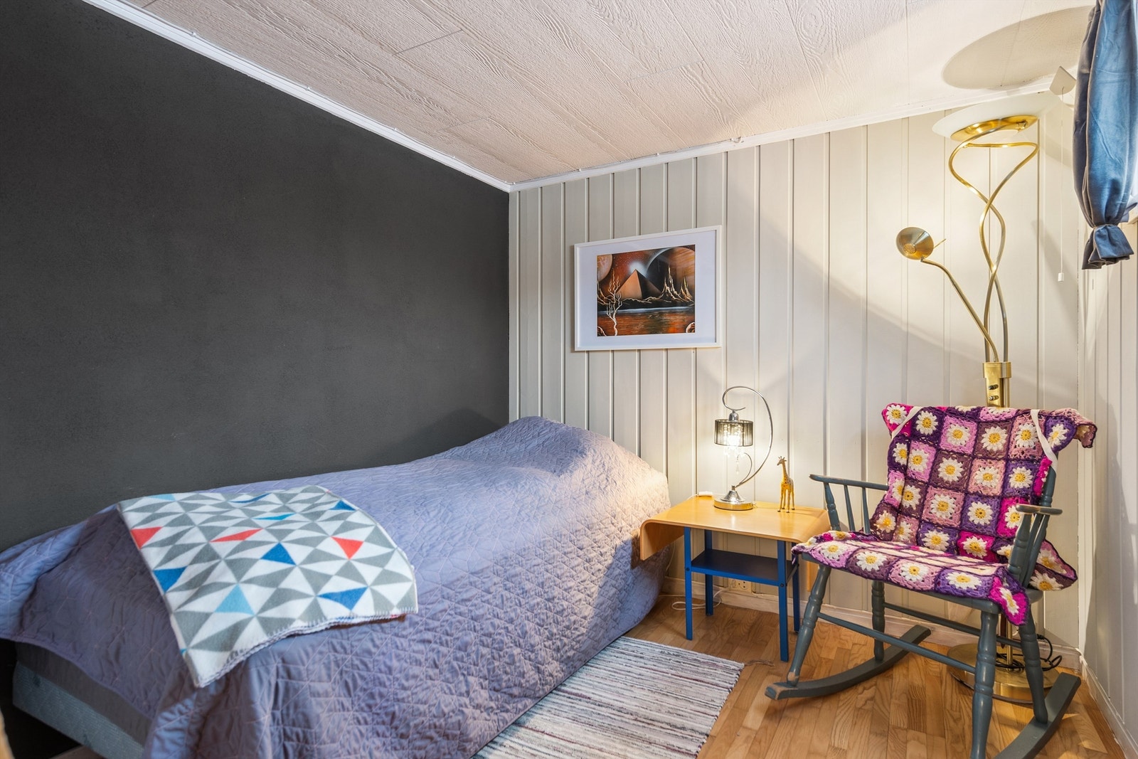 I kjelleren er det også innredet rom som i dag benyttes som soverom. Rommet er ikke godkjent til varig opphold Galleribilde