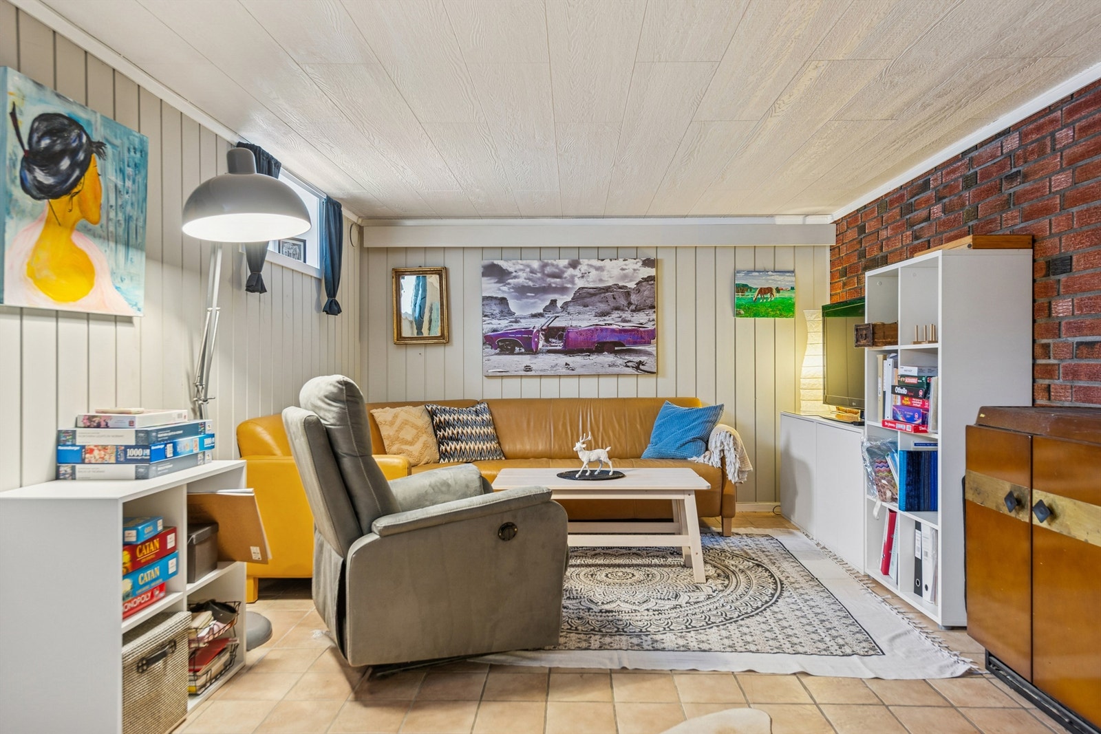 Innredet rom i kjeller, rommet er ikke godkjent til varig opphold. Galleribilde