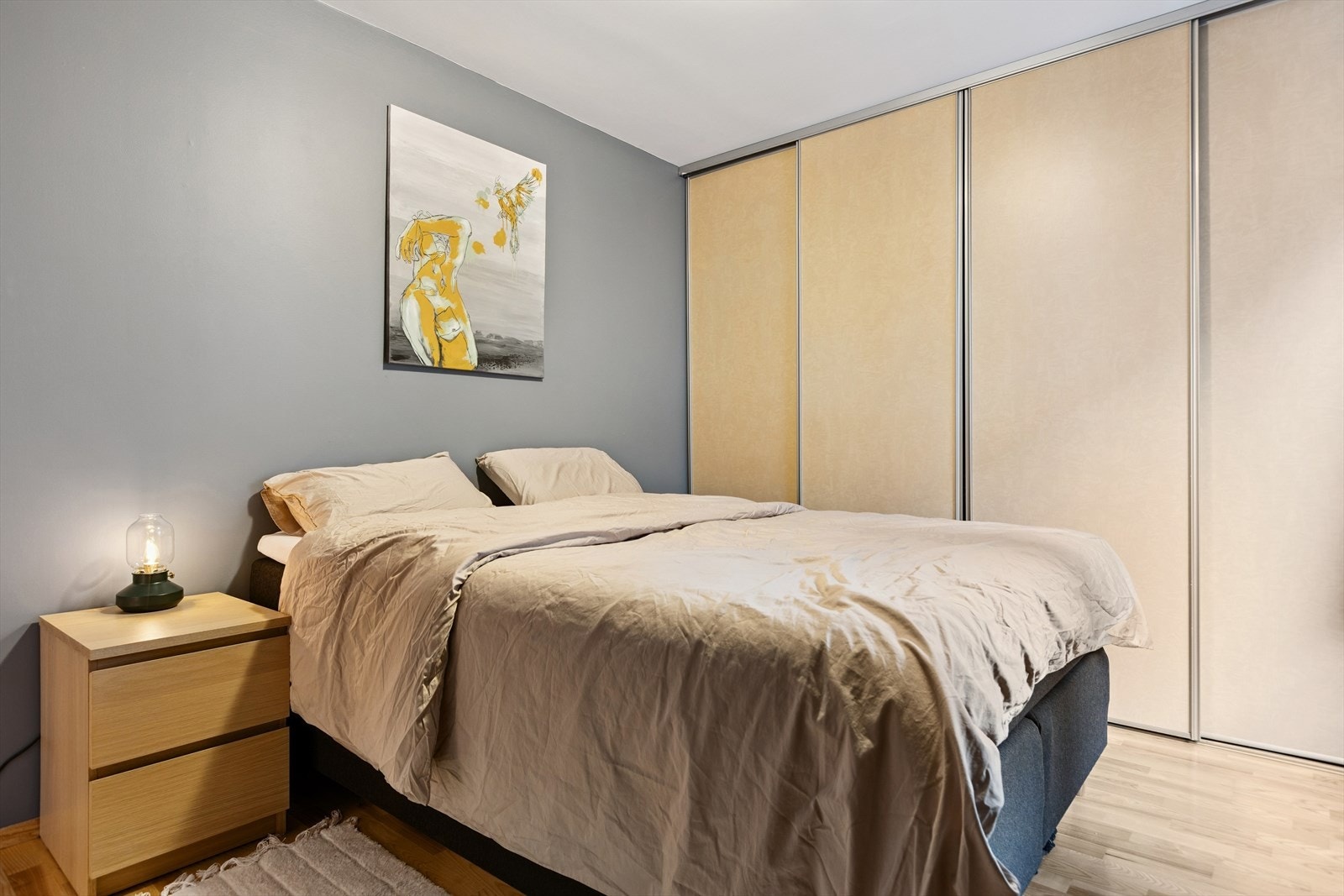 Det er totalt 3 soverom i leiligheten. Galleribilde