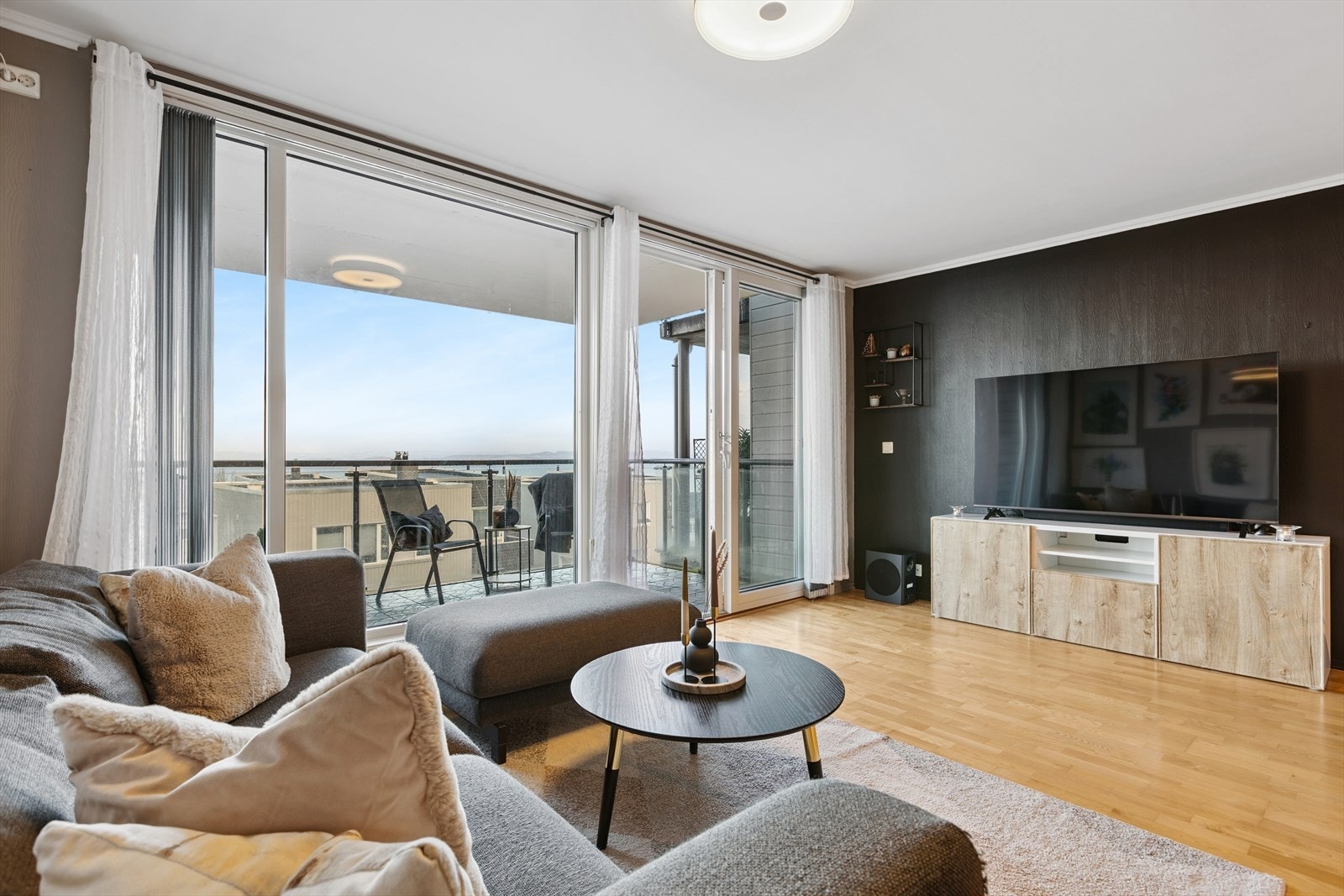 En flott 4-roms leilighet med attraktiv beliggenhet på Vikhammer. Galleribilde