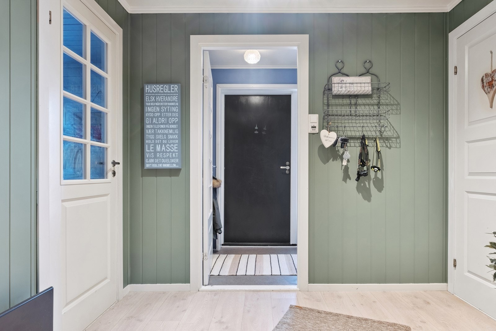 Inngangsparti og gang. Galleribilde