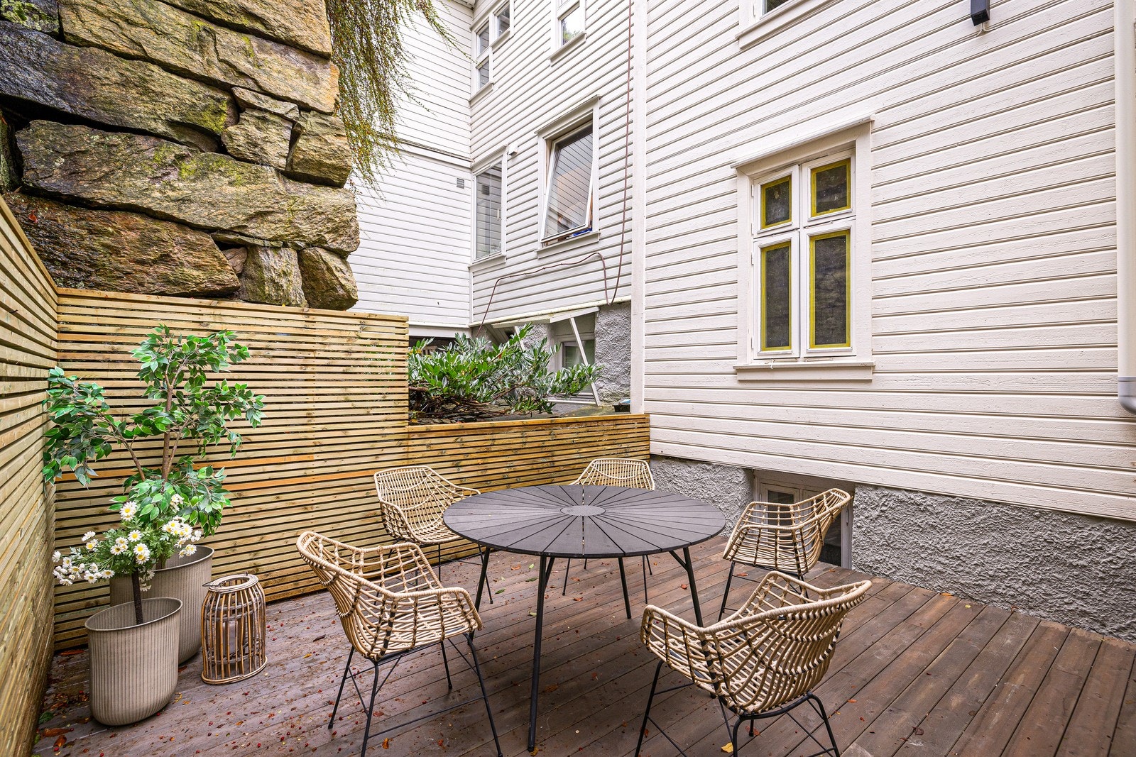 Felles uteplass i bakgården. Galleribilde