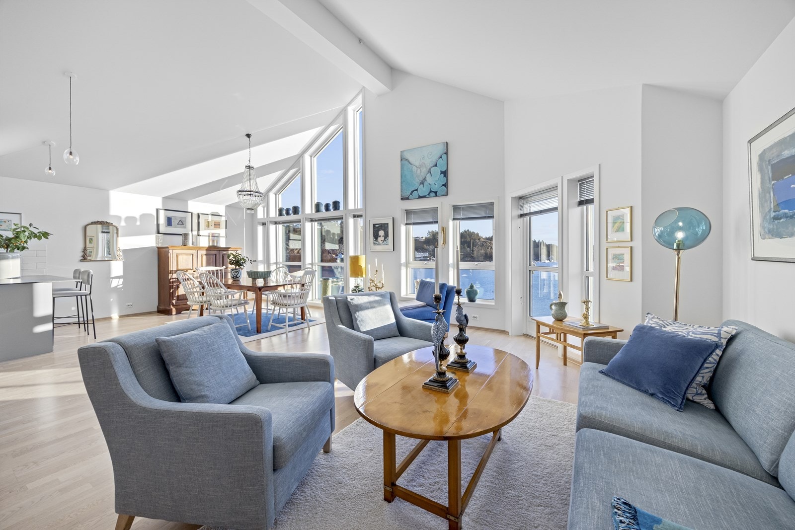 Nyere eierlelighet med normalt god standard og lite bruksslitasje. Galleribilde