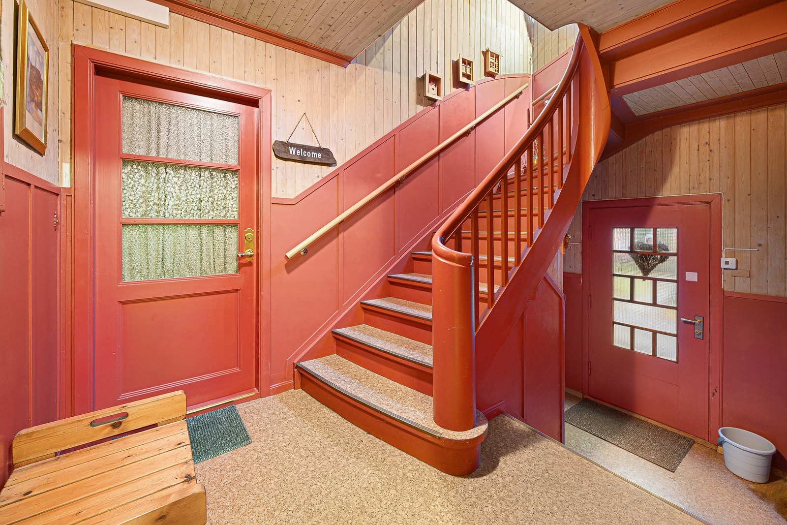 Pen og velholdt felles trappegang. Galleribilde