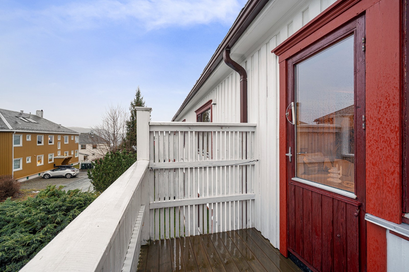 Alle leilighetene har hver sin balkong. Galleribilde