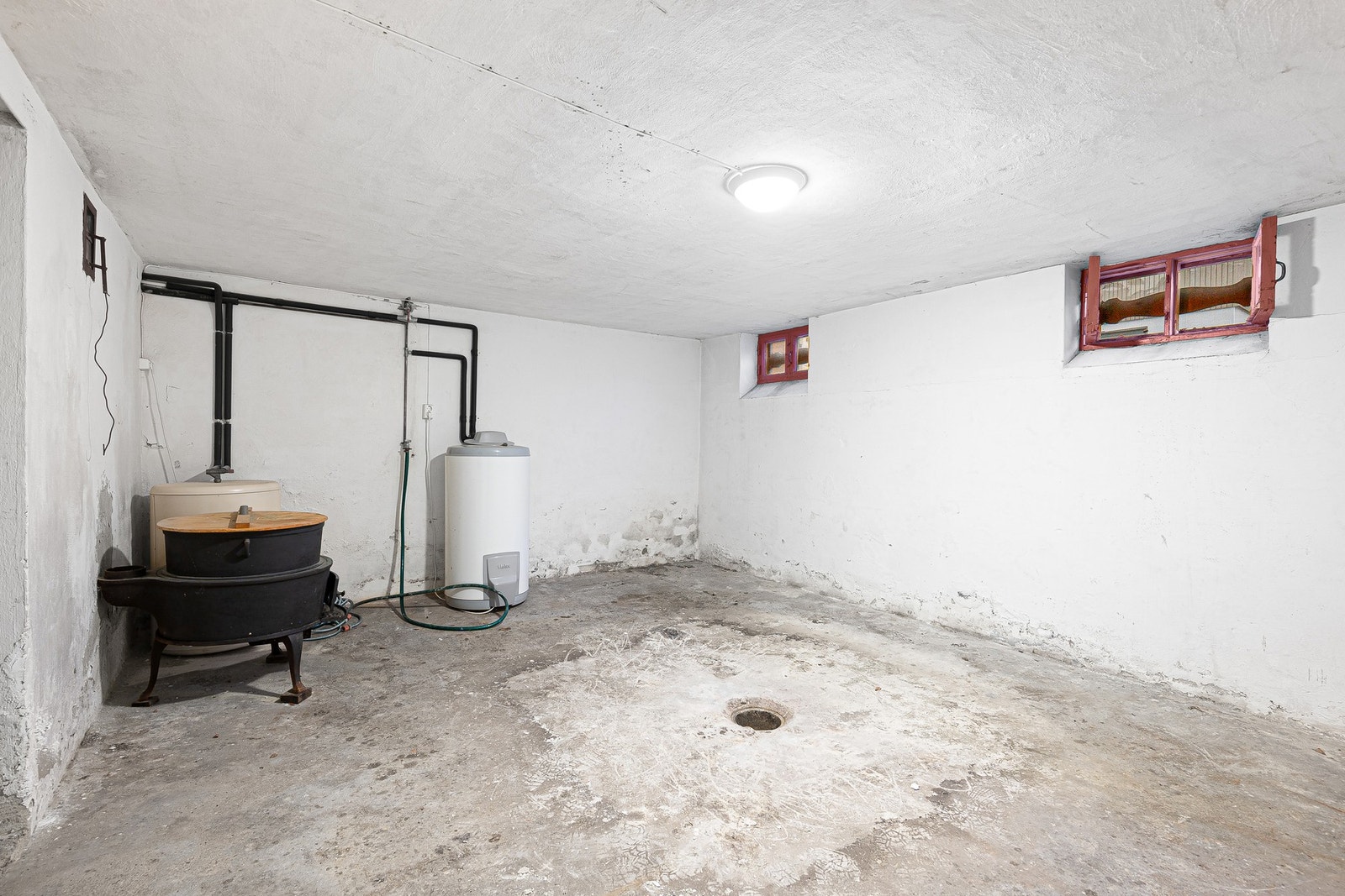 Store bodarealer i kjeller. Galleribilde