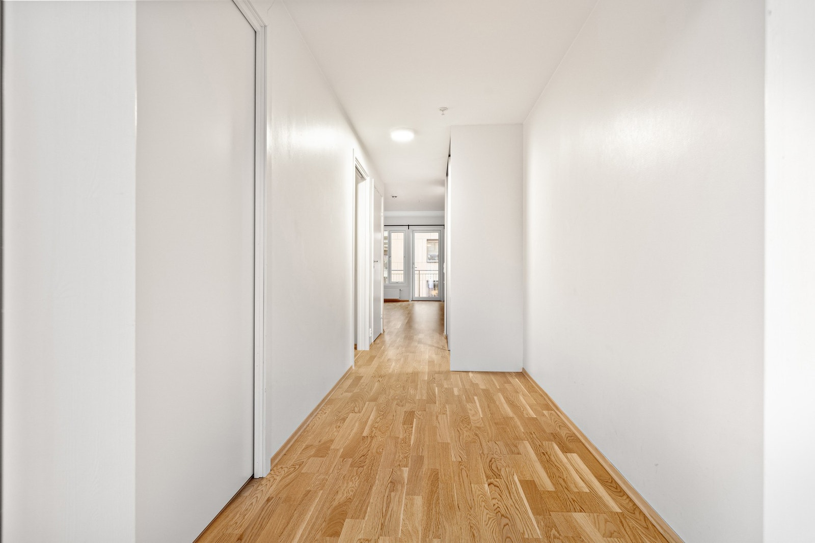 Lys og innbydende entré. Galleribilde