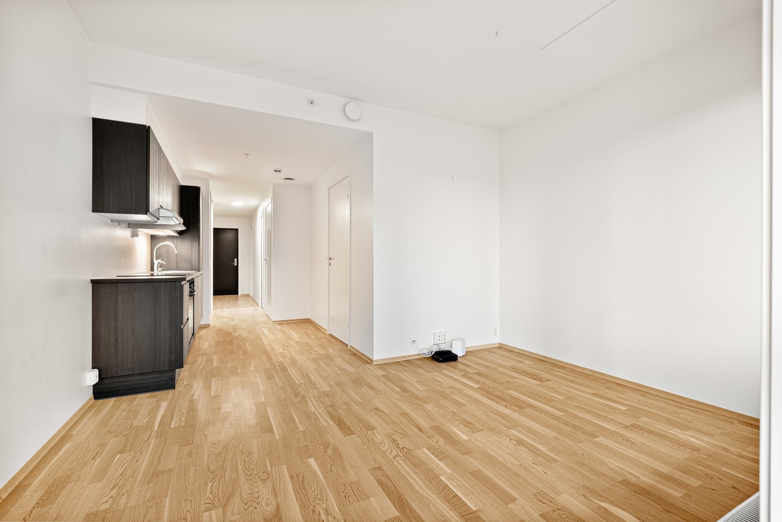 God plass til ønsket møblement, herunder spisebord, sofa og TV. Galleribilde