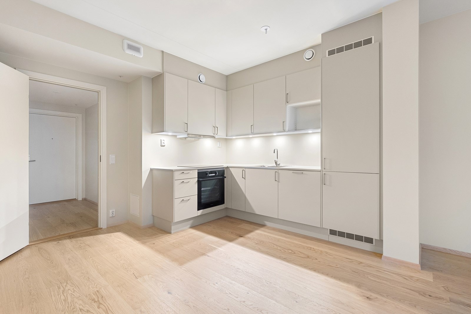 Stilretning Losby. Se prospekt for interiøroversikt og kontakt megler. Galleribilde