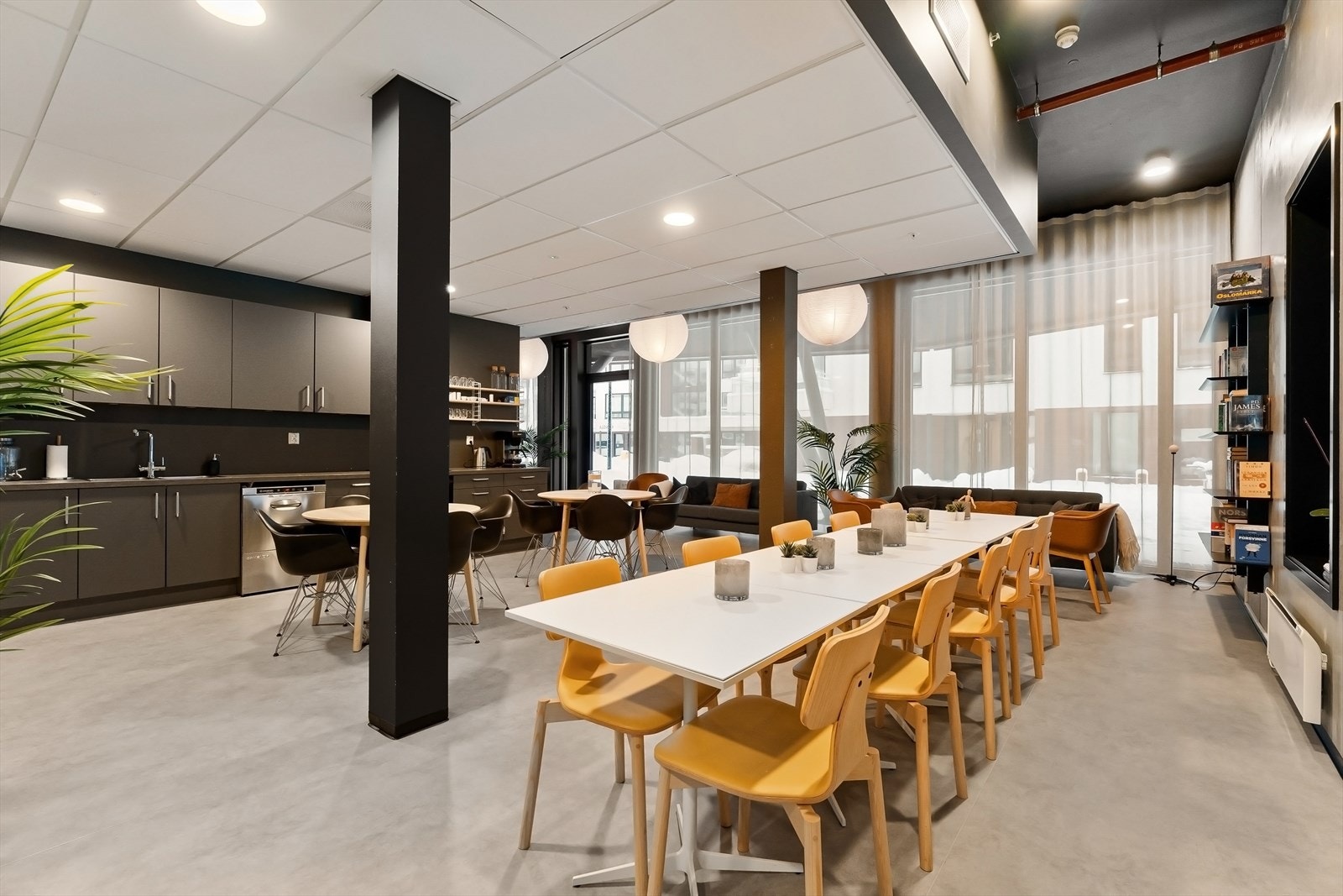 Det er felleslokaler i tre bygg. Se mer info under nyttige lenker i annonsen eller salgsoppgave i pdf. Galleribilde