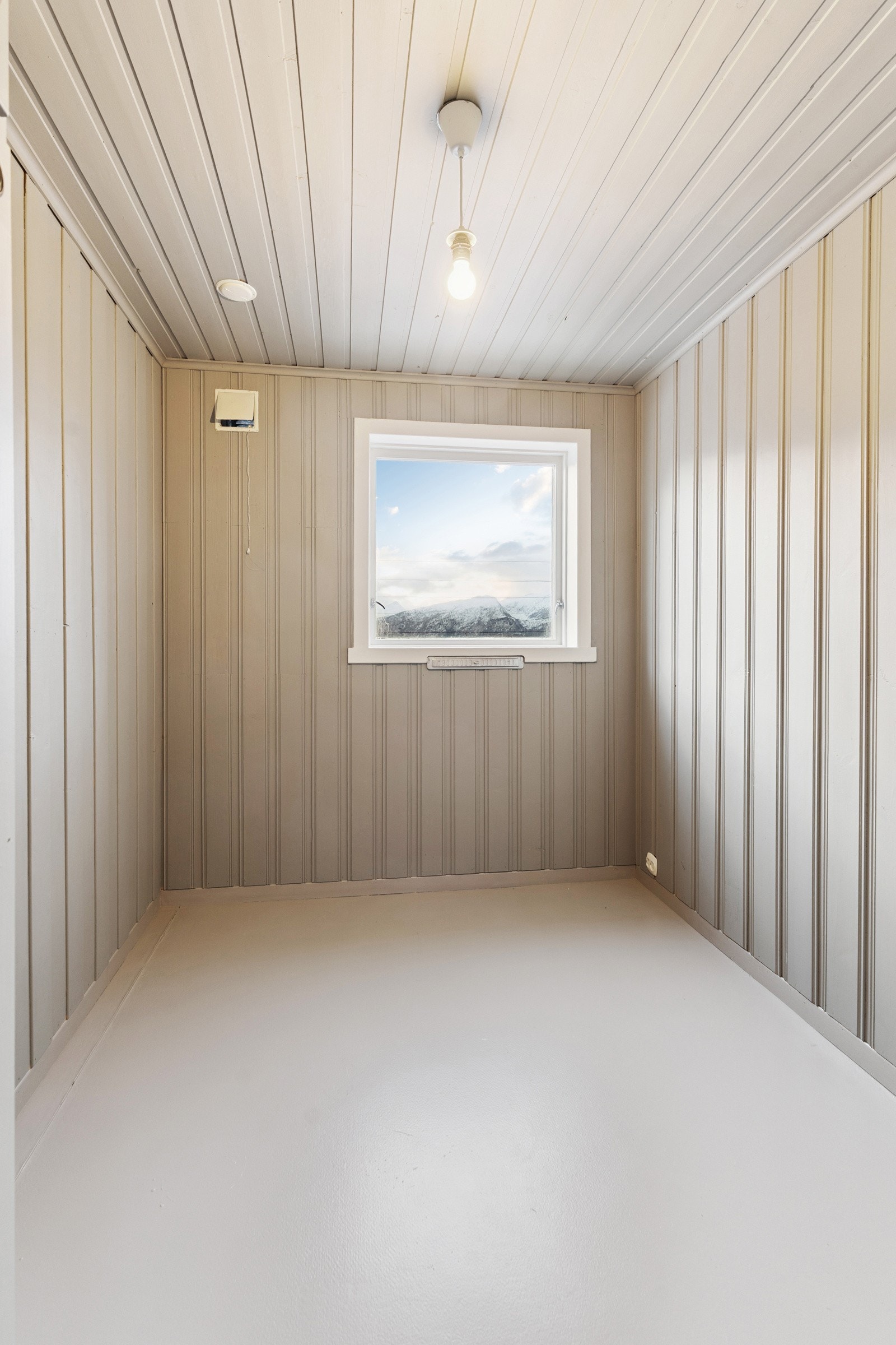 Soveromma er i lyst og nøytralt fargeval Galleribilde