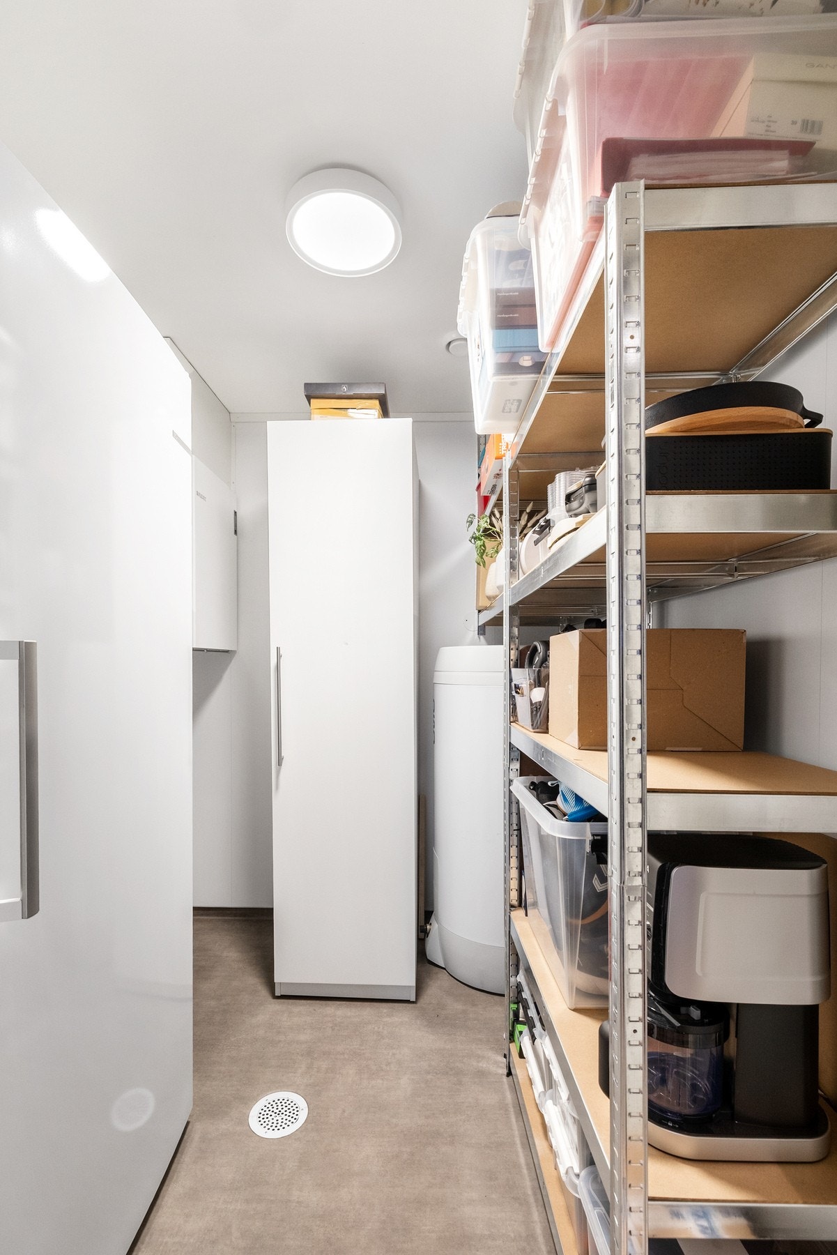 Praktisk bod med god oppbevaringsplass som forenkler hverdagen Galleribilde