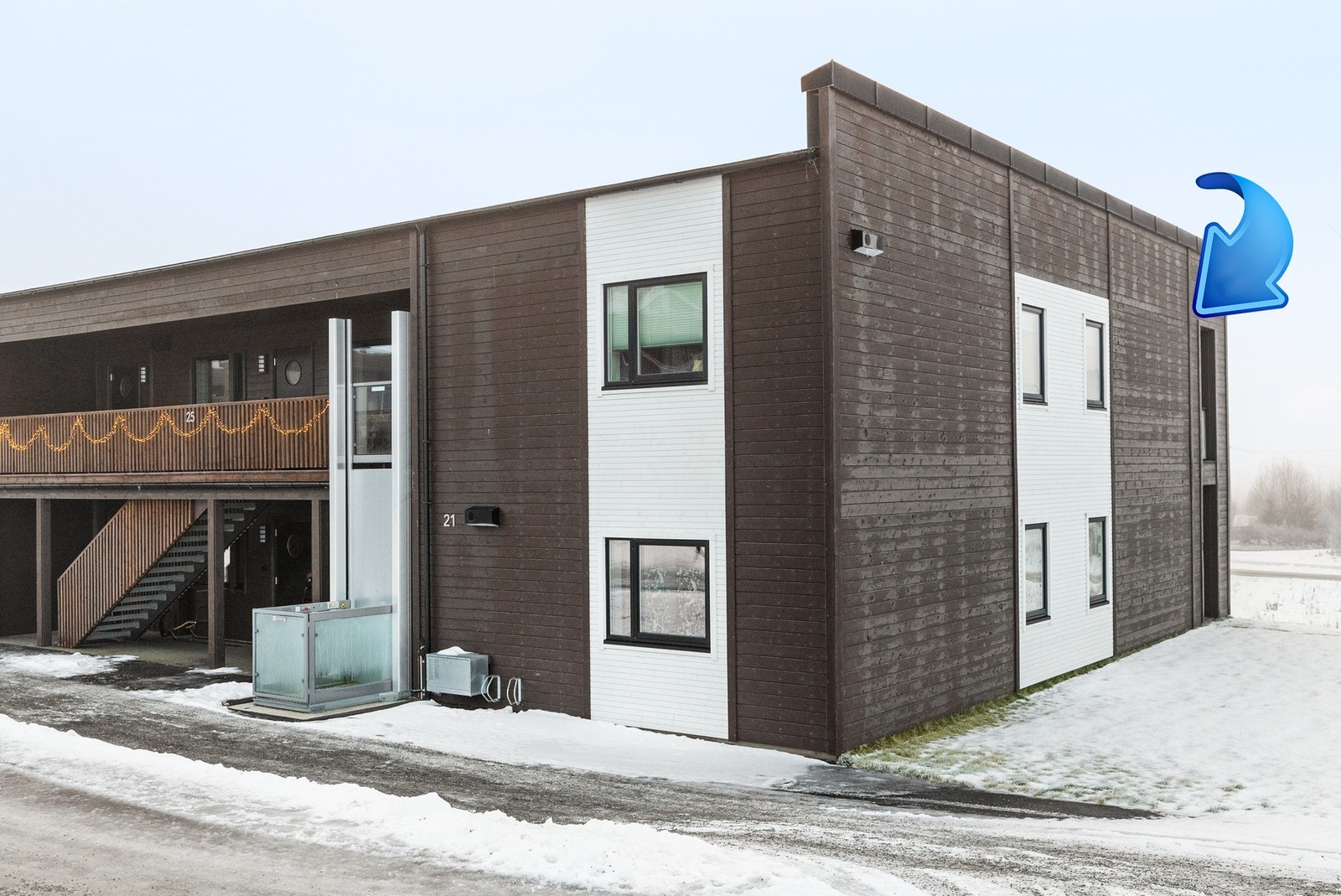 Det er etablert løfteplattform til svalgang Galleribilde