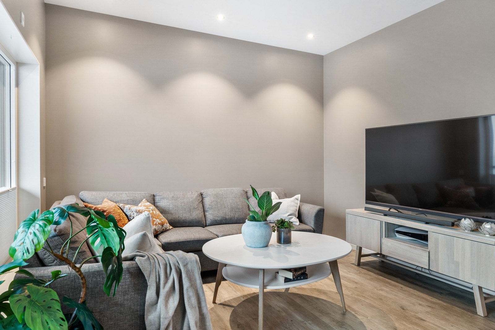 Dus og varm fargepalett som gir hjemmet et smakfullt preg Galleribilde