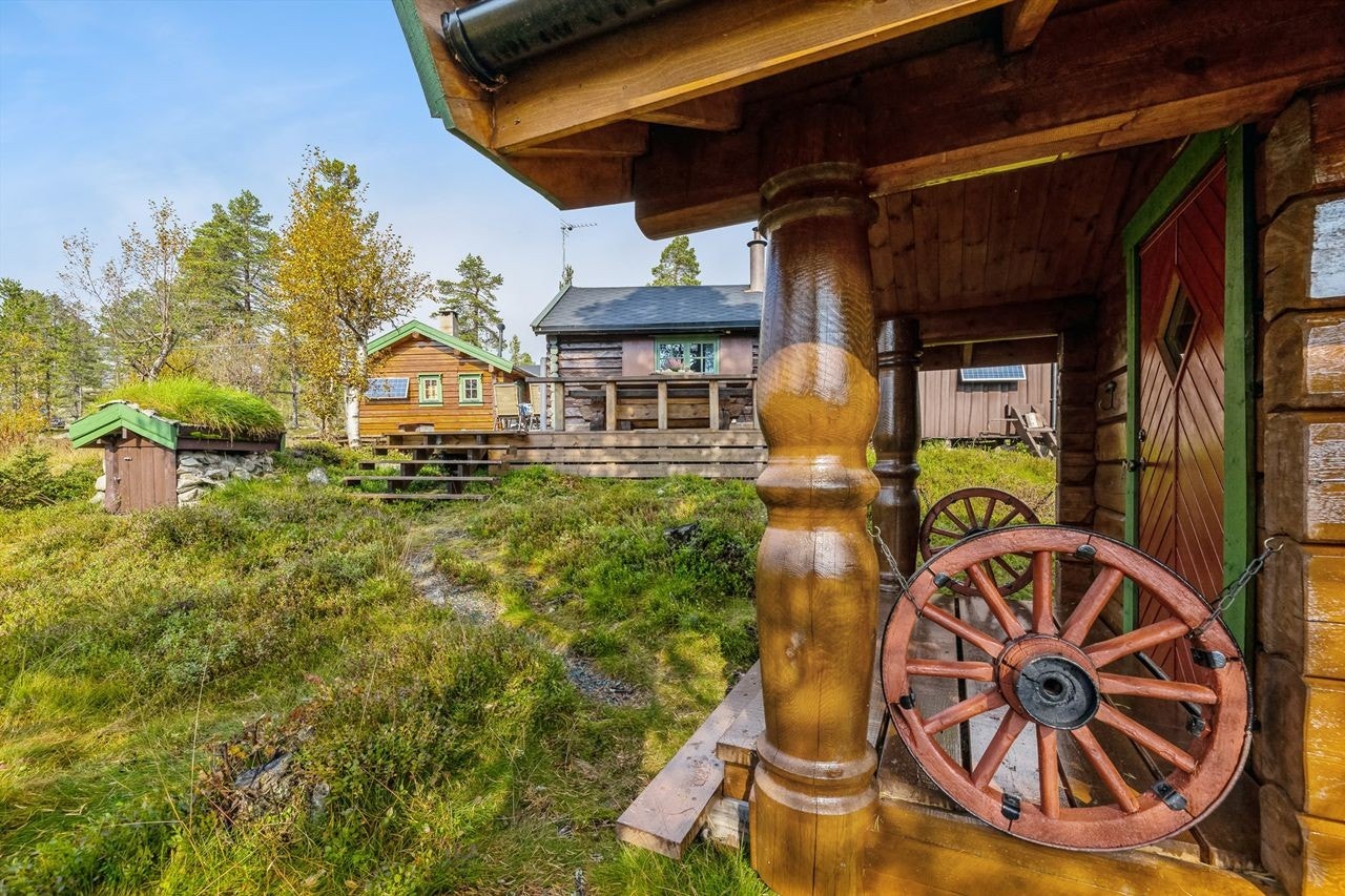 Koselig naturtomt som er godt utnyttet på en koselig måte Galleribilde