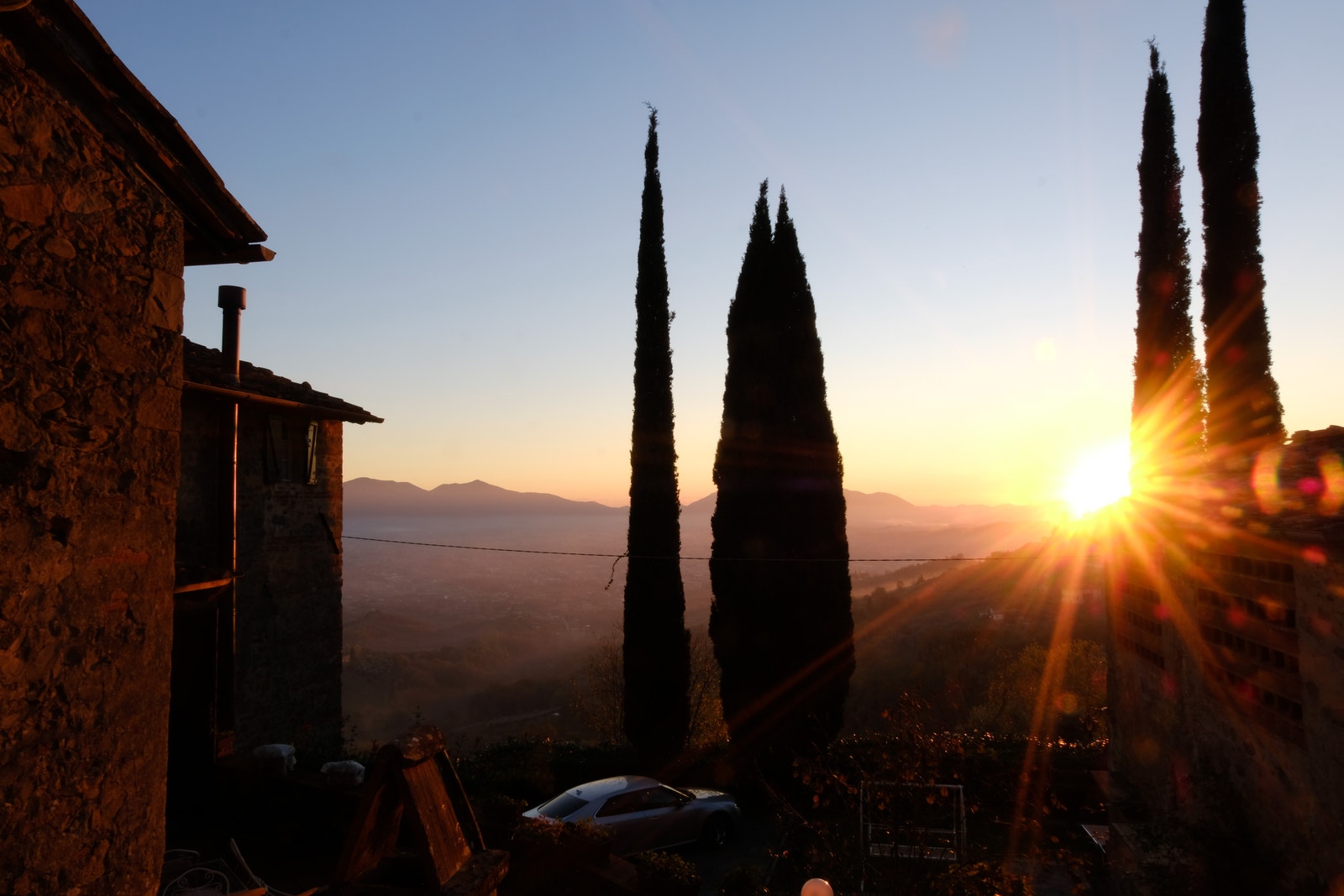 Gylden lys fra ettermiddagsola i slutten av november Galleribilde