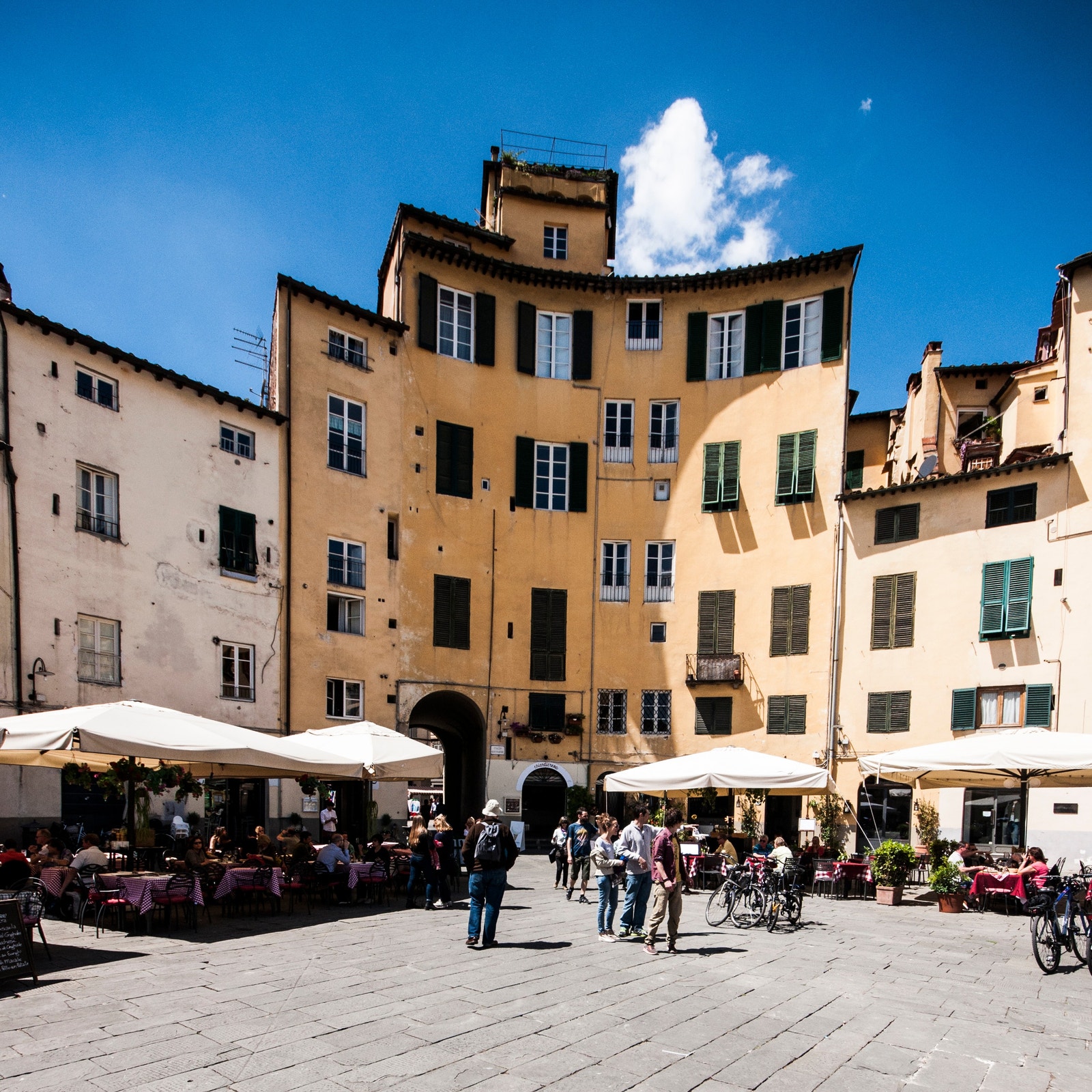 Lucca kun 12 km unna Galleribilde