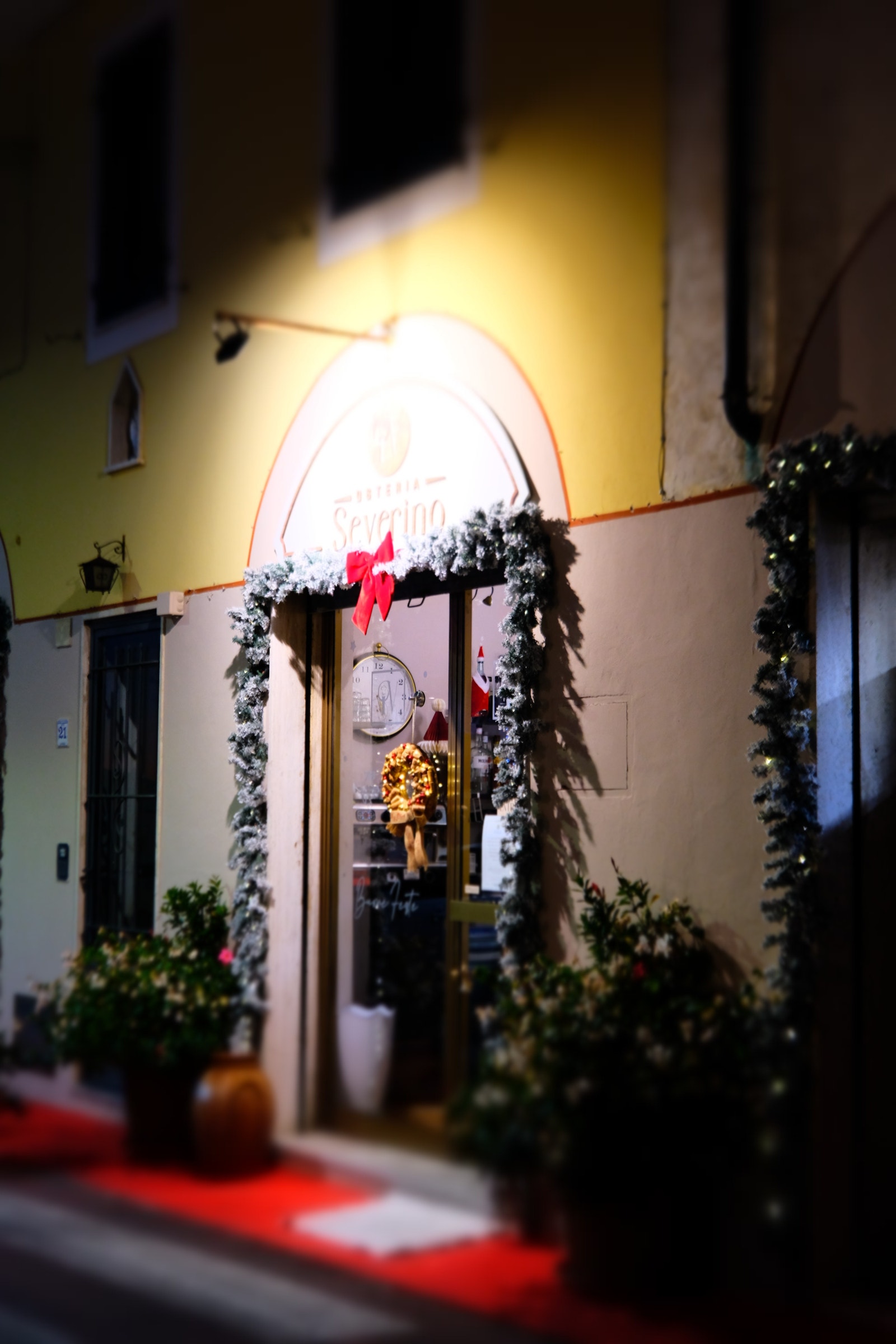 Matraia, landhandel, restaurant o.a. Galleribilde