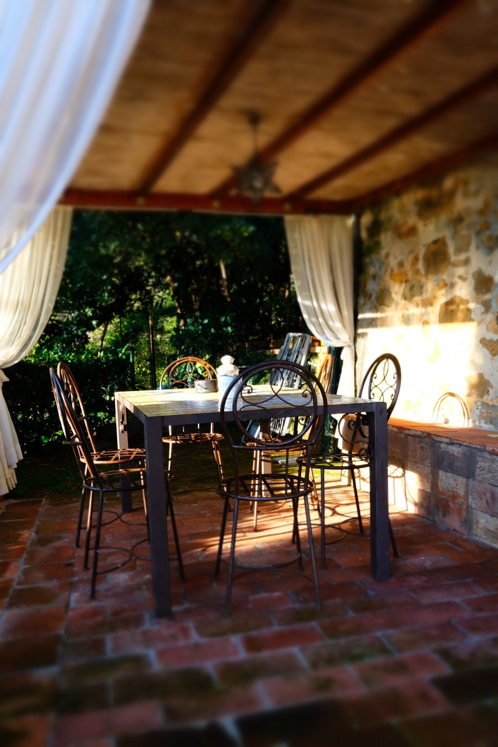 Gjesteboli, uterom Galleribilde