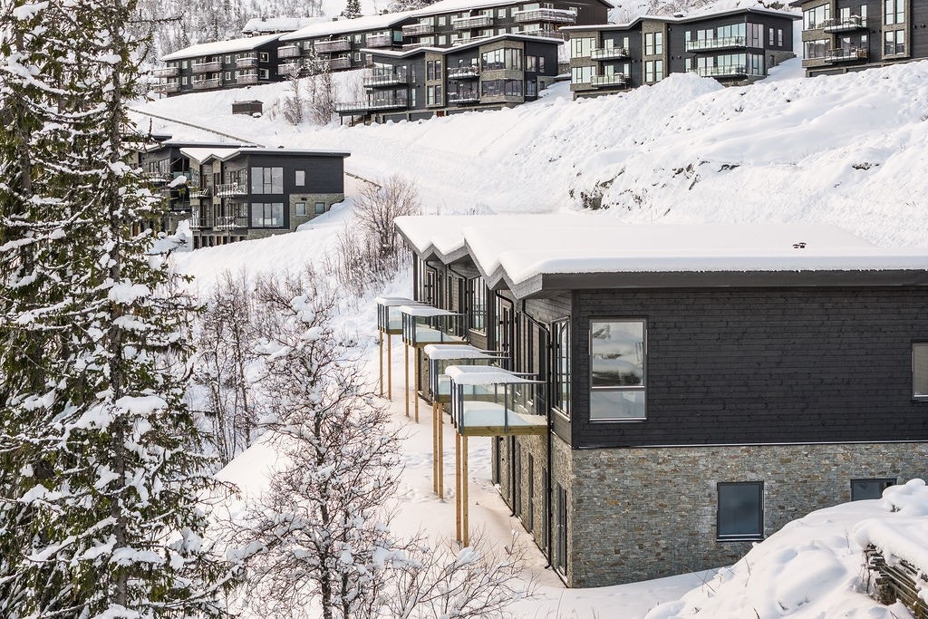 Lodgene bygges som dobbelthytter over 2 plan. Foto viser lodge 3 og 4 i første byggetrinn. Galleribilde