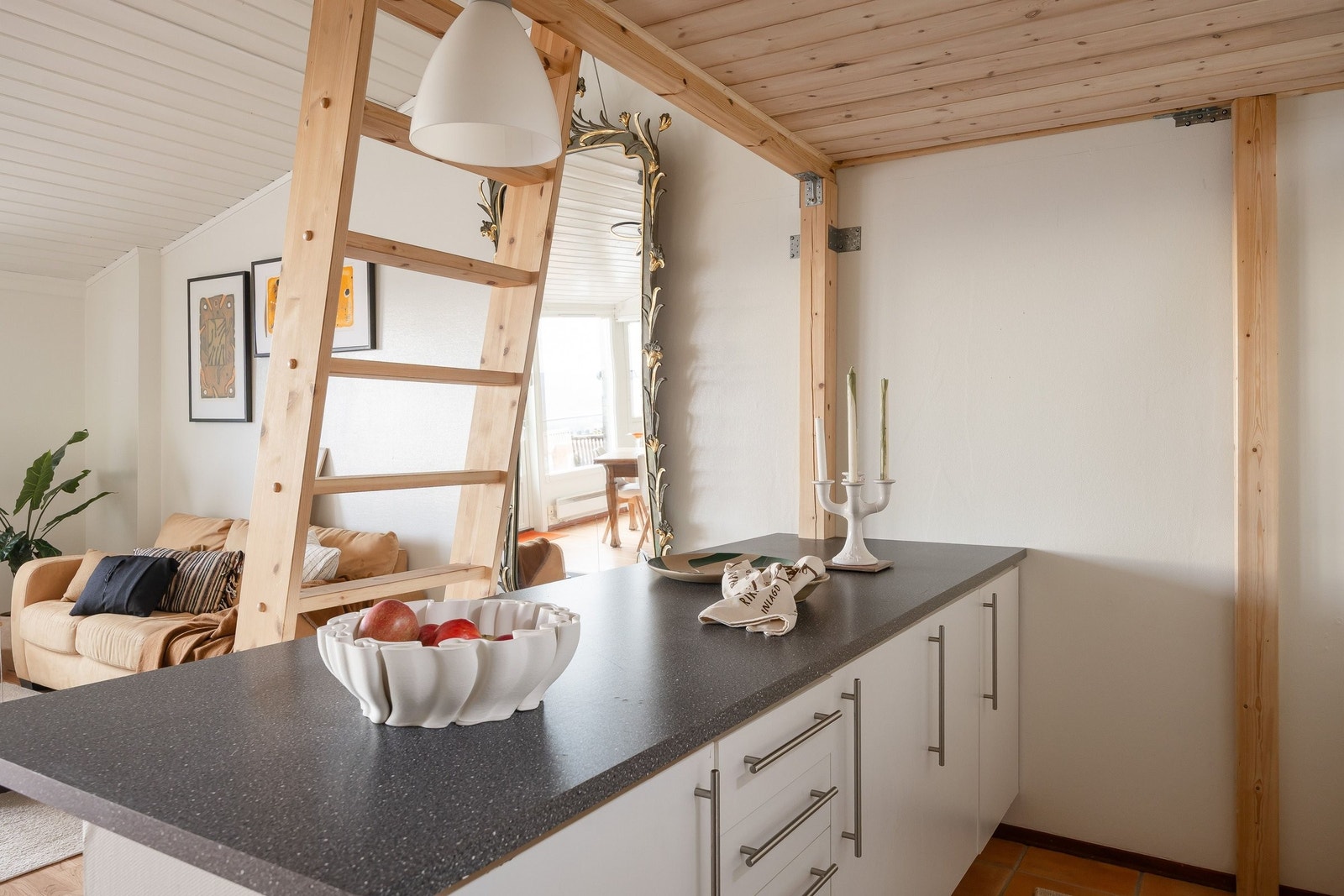 fra kjøkken mot stuen, mot nord vest Galleribilde